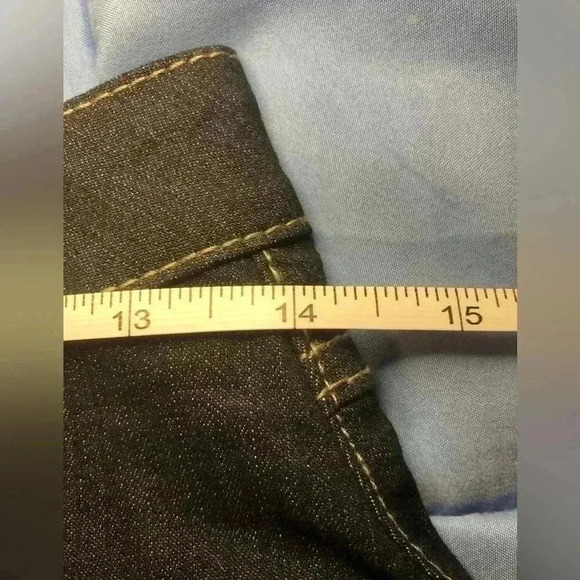 Women’s jean skirt with flower accents size 6P - Picture 9 of 13